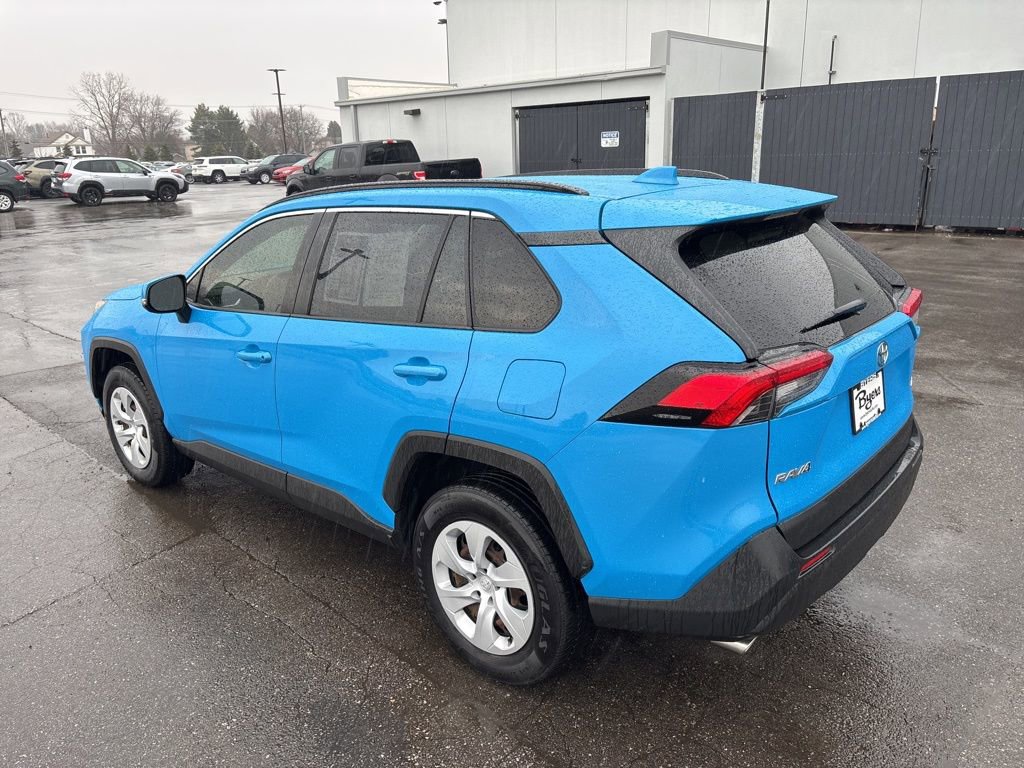 Used 2020 Toyota RAV4 LE image 5