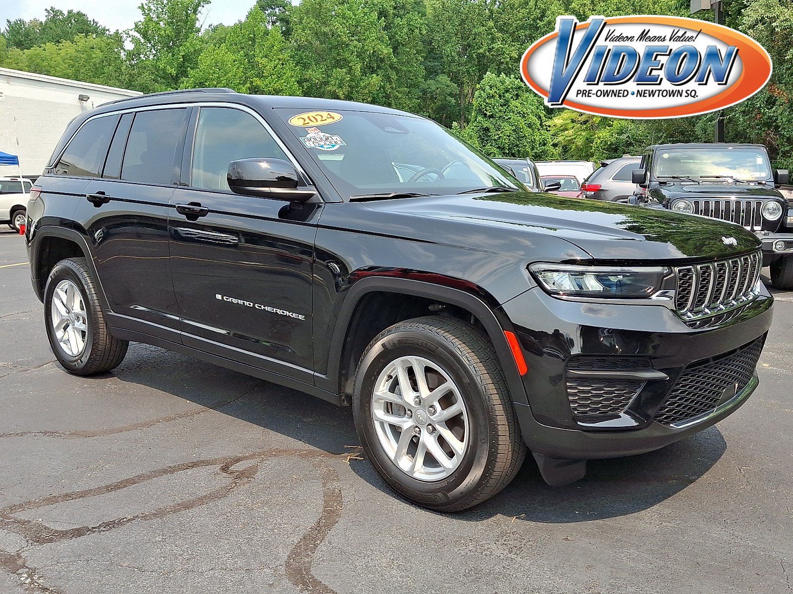 Certified 2024 Jeep Grand Cherokee Laredo X w/ Luxury Tech Group I