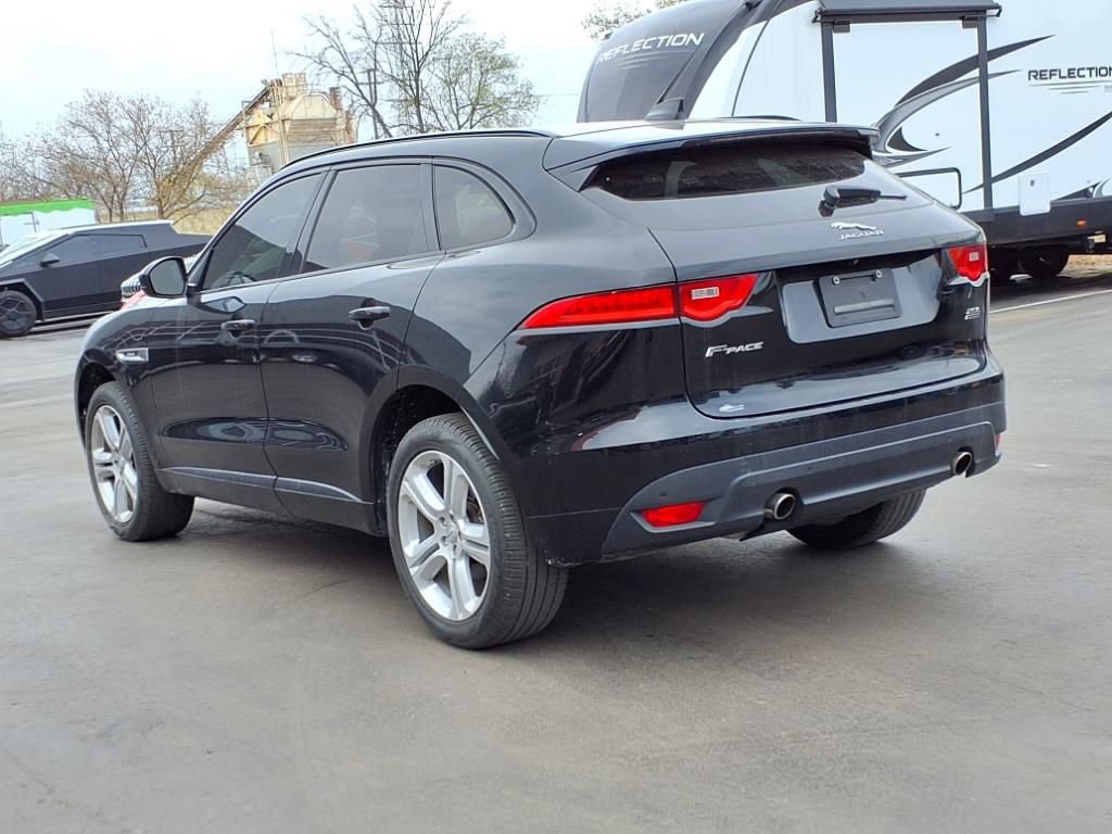 Used 2019 Jaguar F-PACE R-Sport image 3