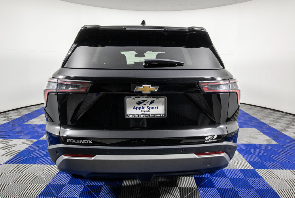 Used 2026 Chevrolet Equinox LT w/ Convenience Package II FWD image 7