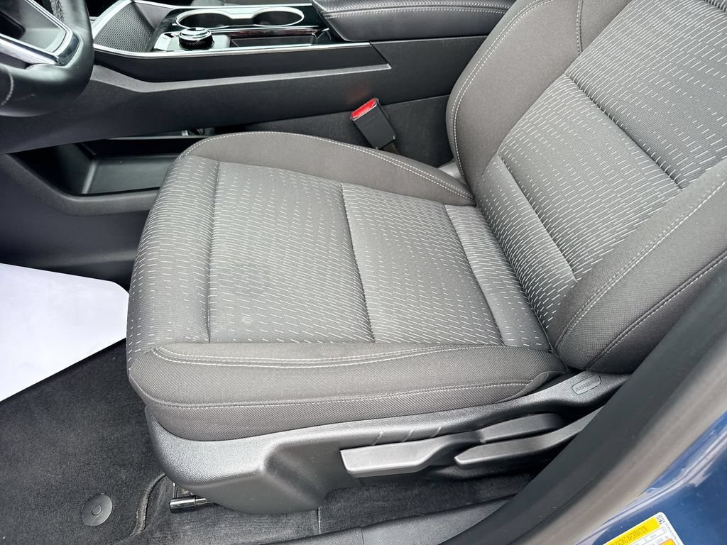 Used 2026 Chevrolet Equinox LT AWD/4WD image 21