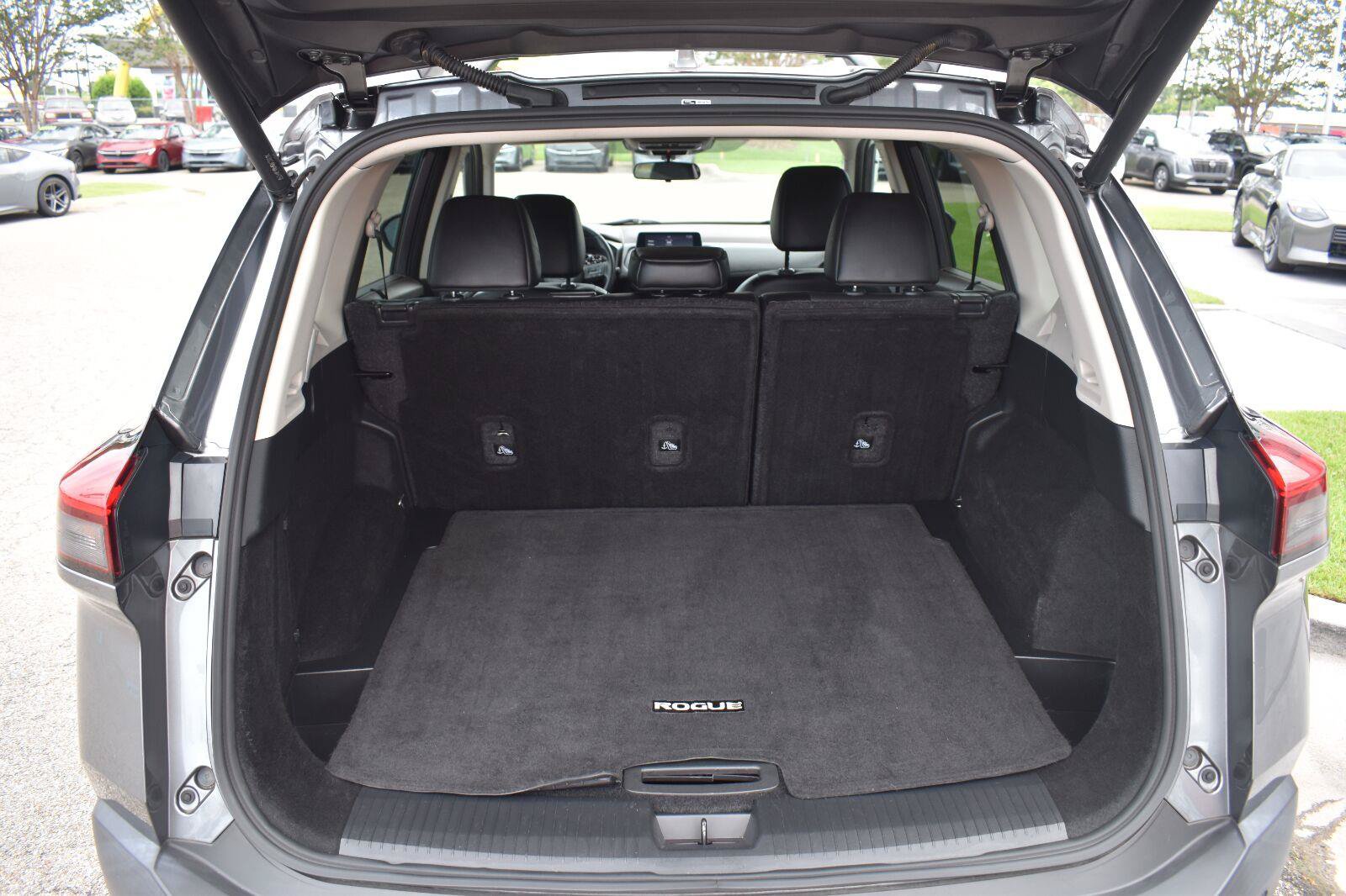 Used 2023 Nissan Rogue SV w/ SV Premium B Package FWD image 50