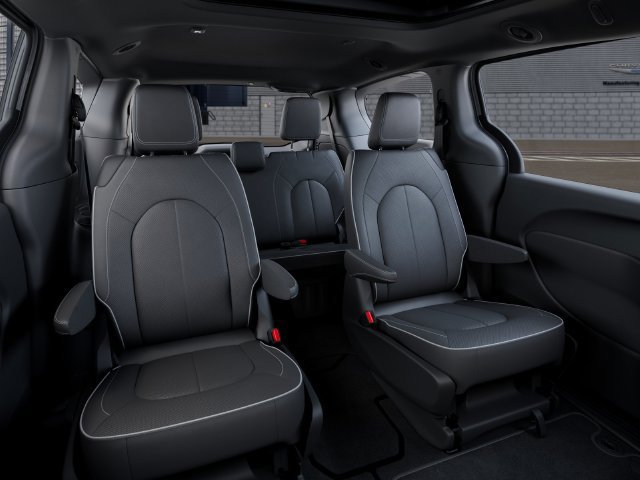 New 2027 Chrysler Pacifica Limited FWD image 15