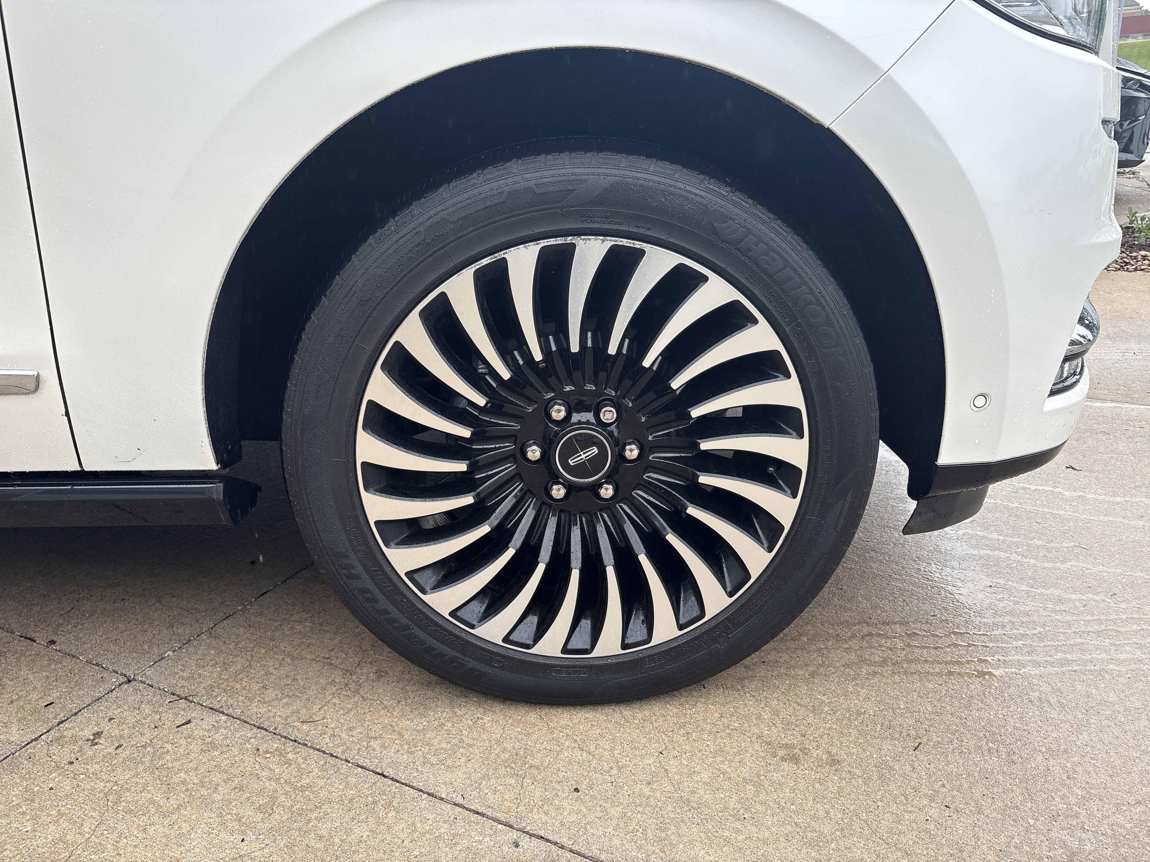 Used 2019 Lincoln Navigator L Black Label w/ Cargo Package AWD/4WD image 13