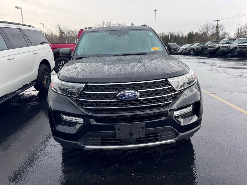 Used 2023 Ford Explorer XLT w/ Equipment Group 202A image 2