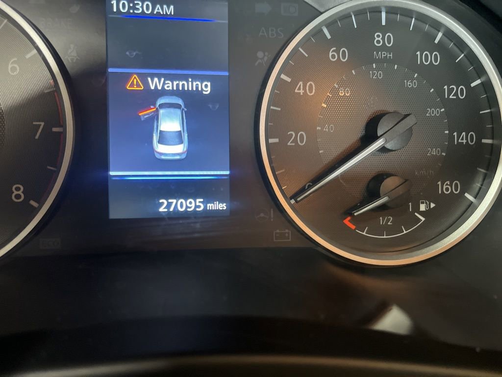 Used 2025 Nissan Sentra S image 2