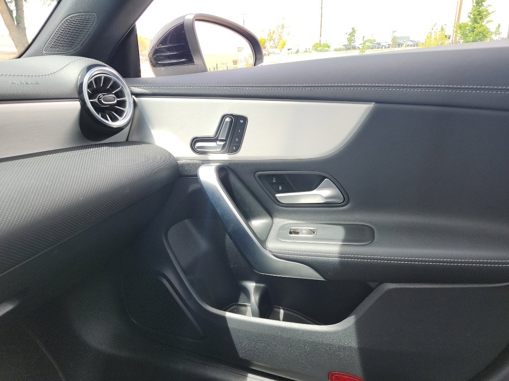 Used 2025 Mercedes-Benz CLA 250 image 25