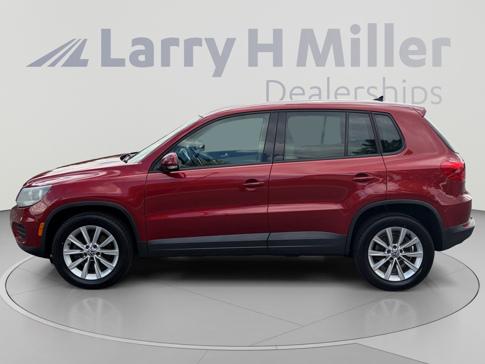 Used 2014 Volkswagen Tiguan SE AWD/4WD image 2