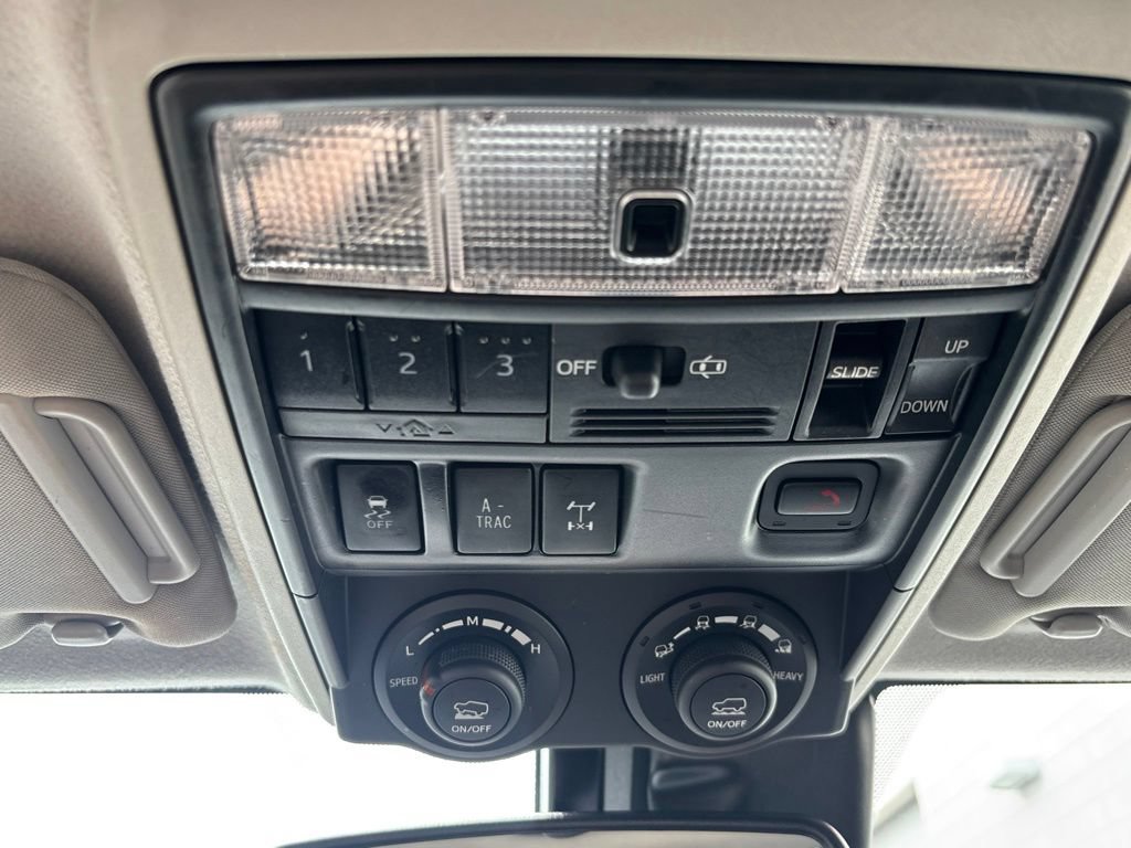 Used 2021 Toyota 4Runner TRD Off-Road Premium w/ Moonroof Package AWD/4WD image 17