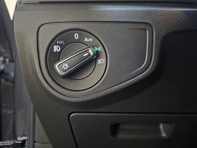 Used 2018 Volkswagen Atlas SE image 18