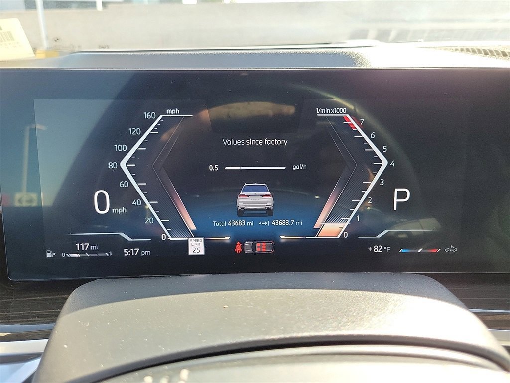 Used 2024 BMW X7 xDrive40i image 7