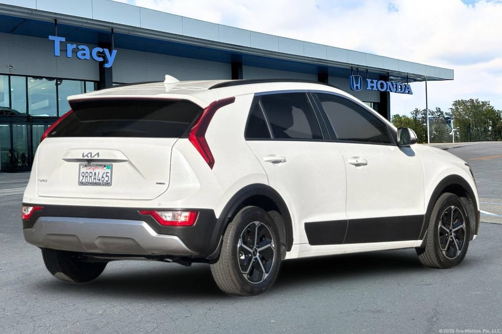 Used 2025 Kia Niro EX FWD image 6