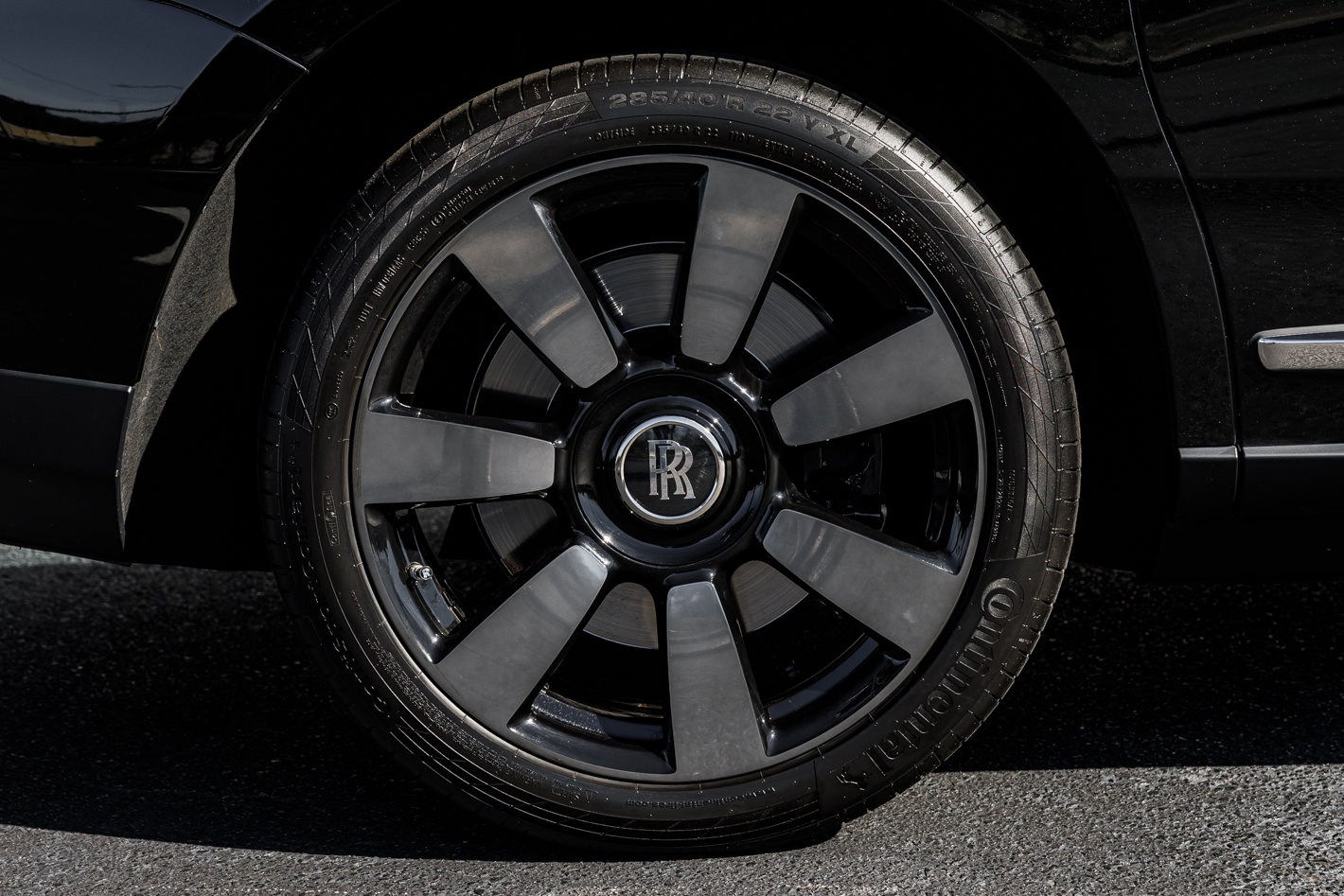 Used 2024 Rolls-Royce Cullinan Base w/ Cullinan Package image 22