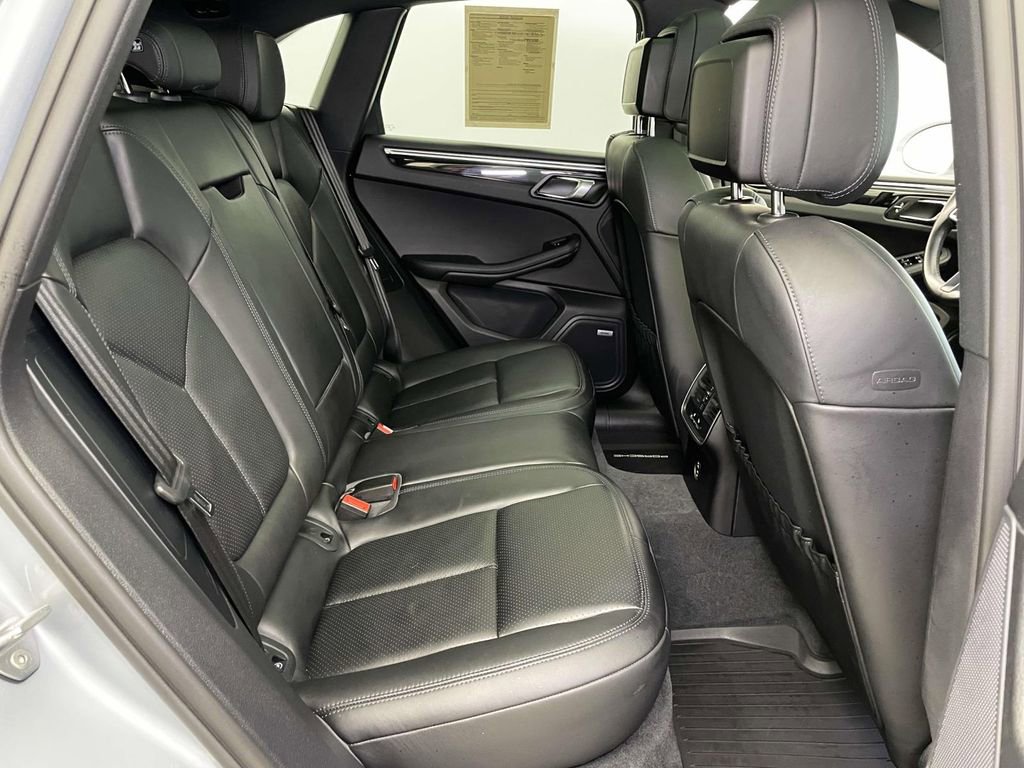 Certified 2022 Porsche Macan image 22