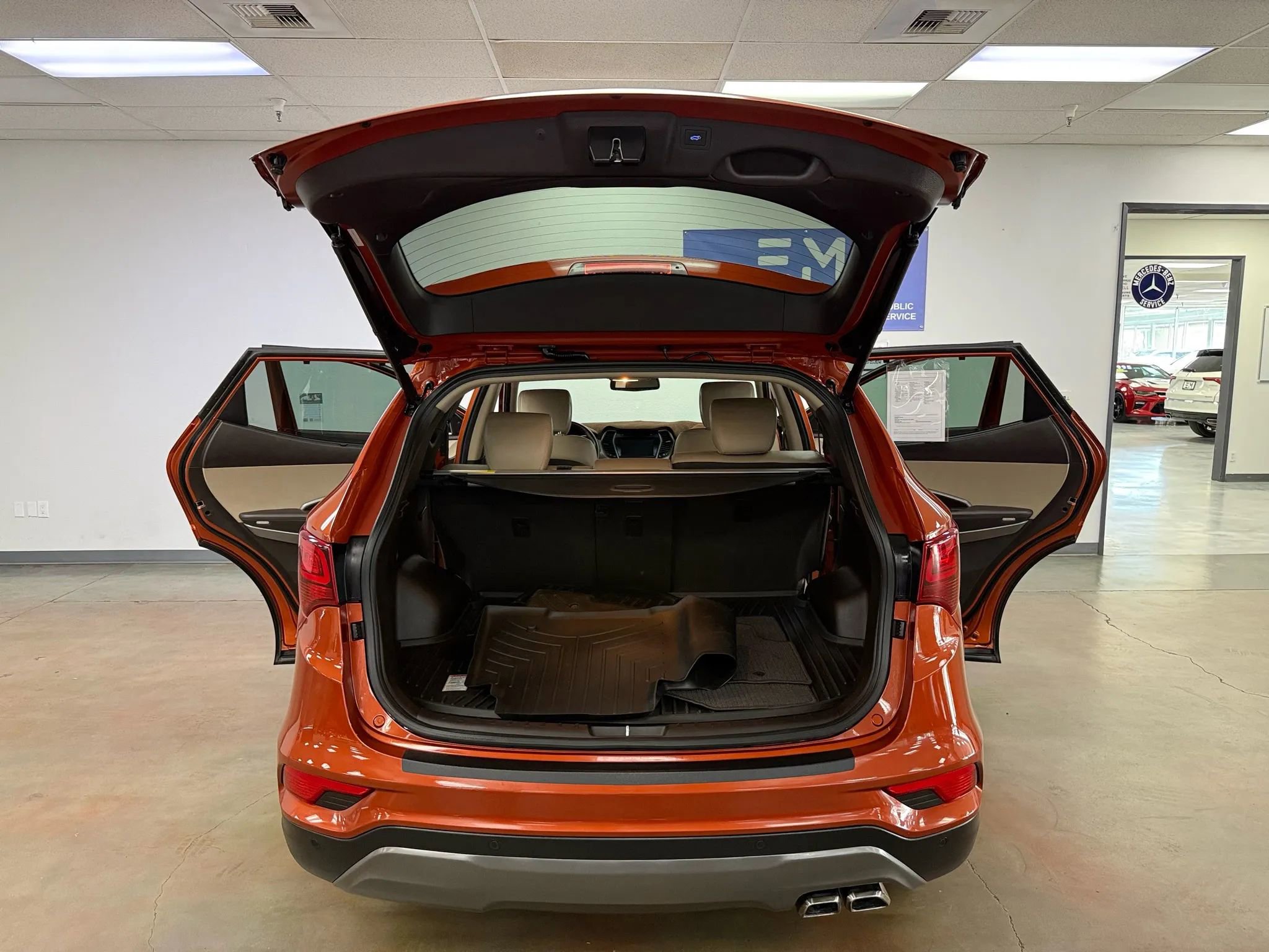 Used 2018 Hyundai Santa Fe Sport w/ Cargo Package FWD image 18
