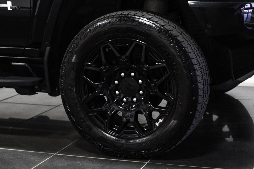 Used 2025 GMC Hummer EV 2X image 55