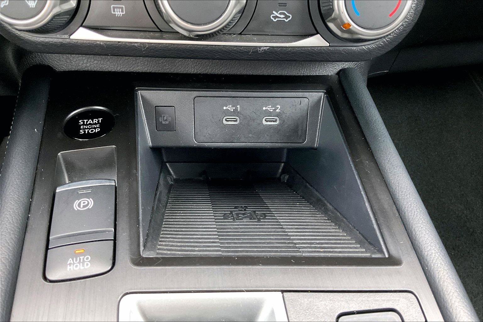 Certified 2025 Nissan Kicks SV AWD/4WD image 31