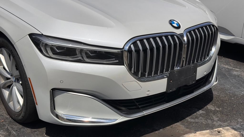 Used 2020 BMW 745e xDrive AWD/4WD image 2