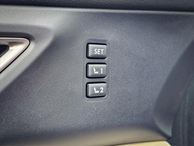 Used 2021 Subaru Ascent Limited w/ Technology Package image 12