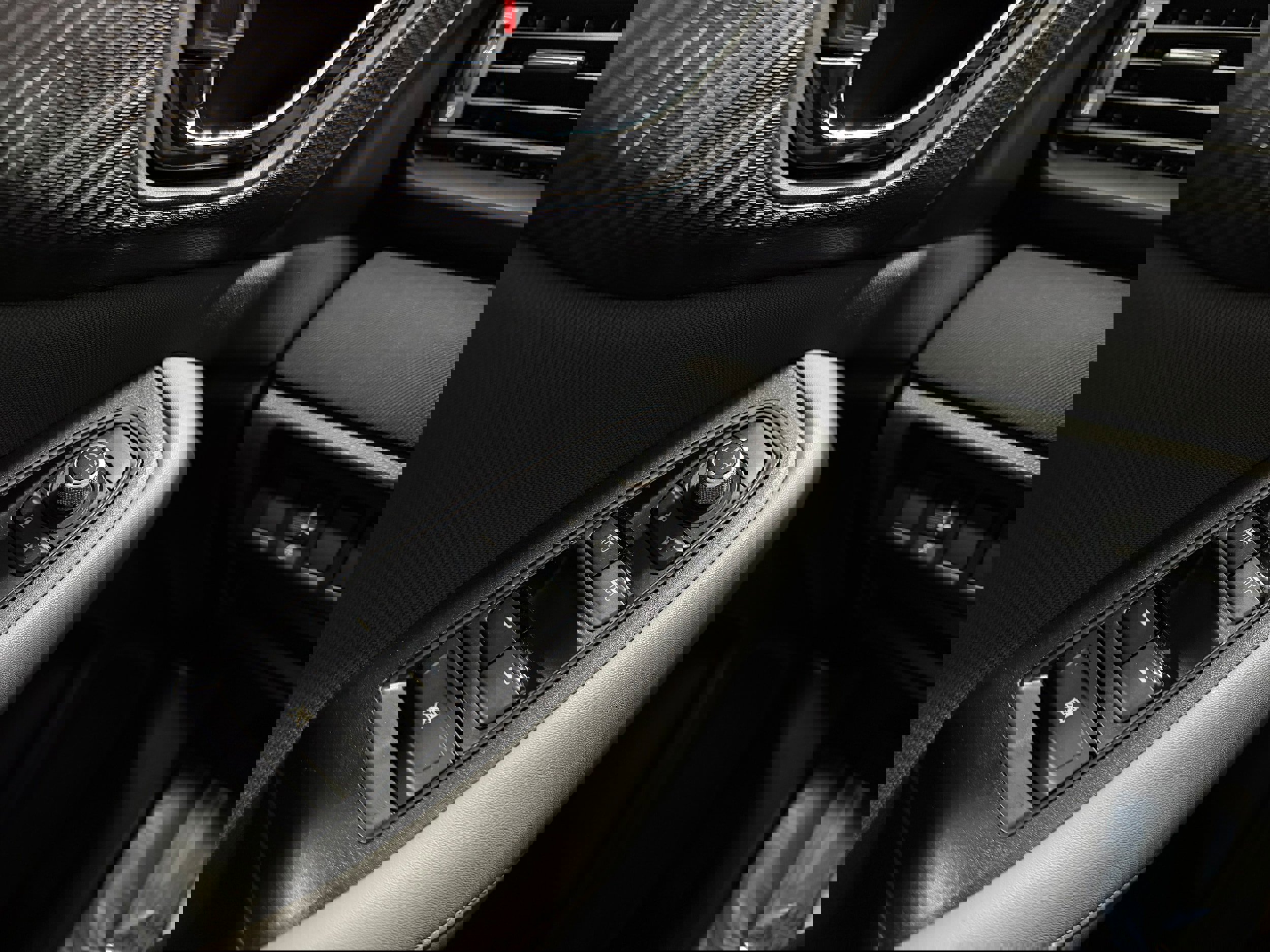 Used 2020 Subaru Outback Premium image 6