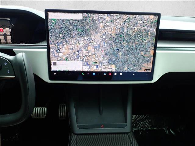Used 2022 Tesla Model X Plaid image 18