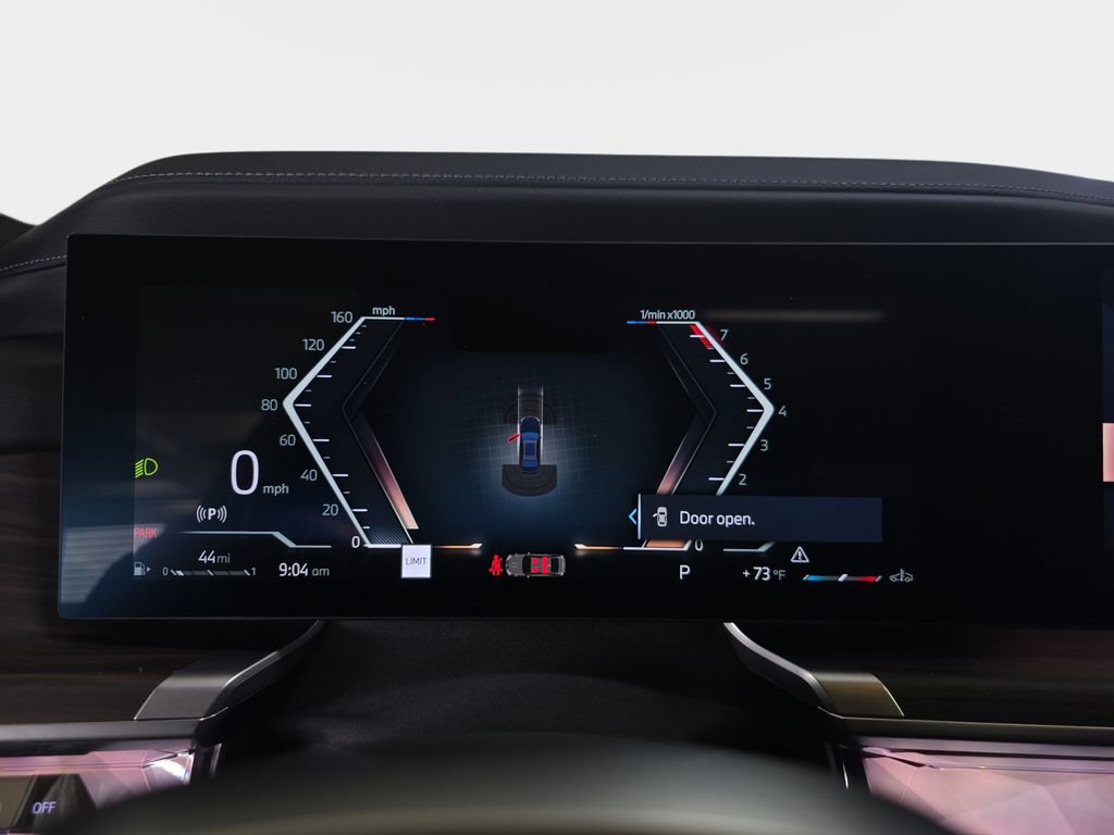 Used 2023 BMW 740i w/ Parking Assistance Package image 22