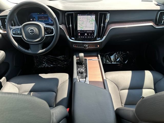 Certified 2025 Volvo V60 B5 Cross Country Plus AWD/4WD image 16