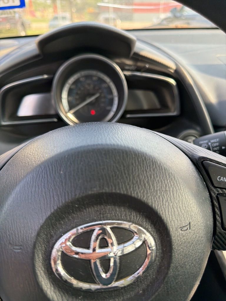 Used 2018 Toyota Yaris iA FWD image 12
