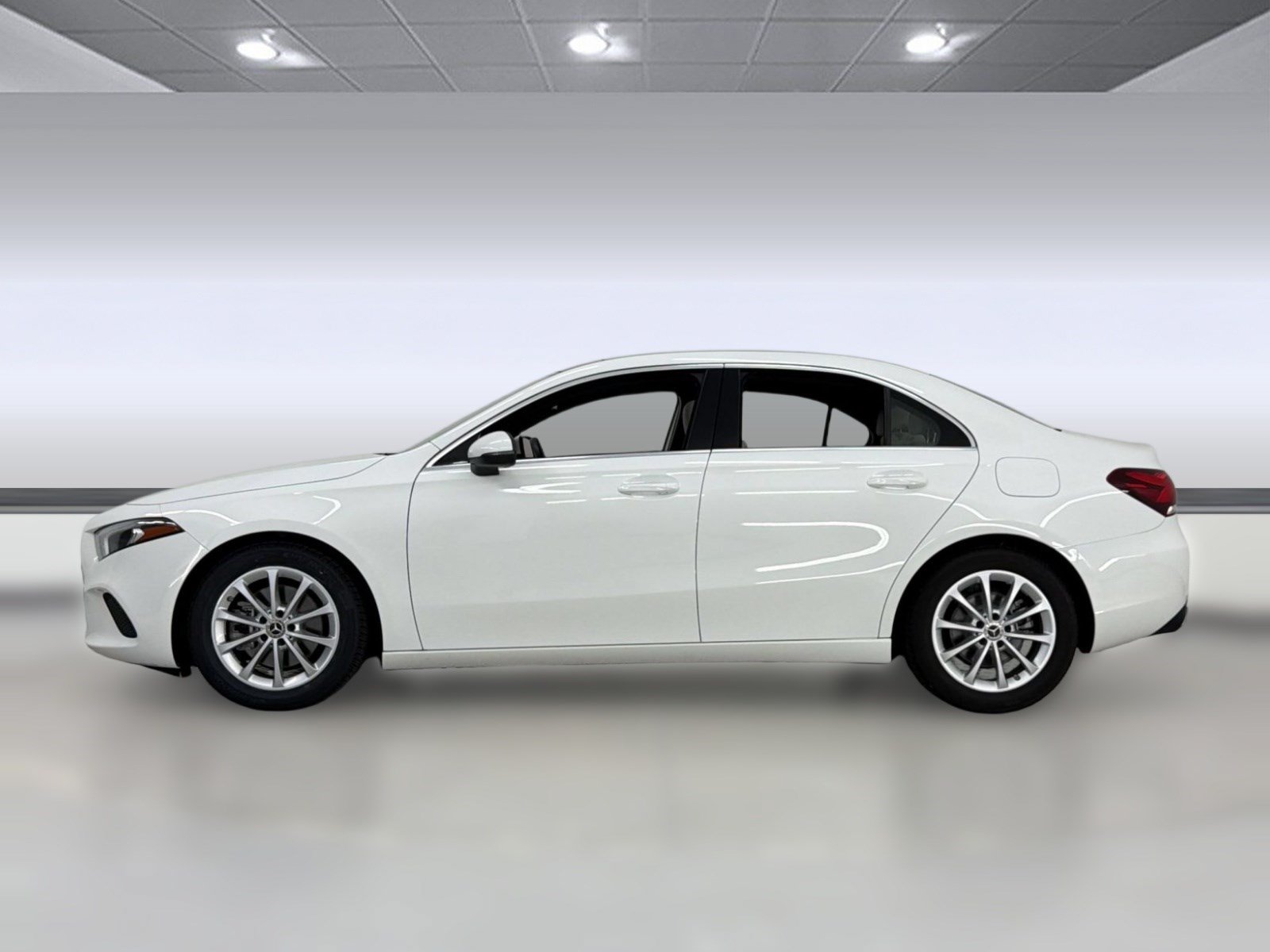 Used 2022 Mercedes-Benz A 220 image 2