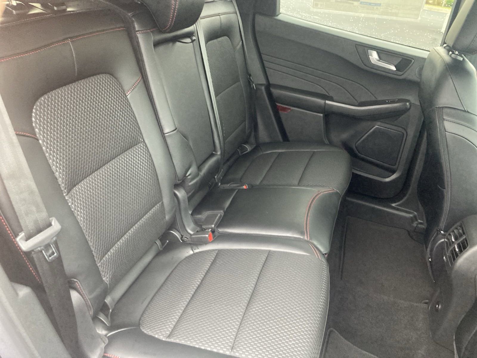 New 2024 Ford Escape ST-Line Select w/ Tech Pack #2 image 31