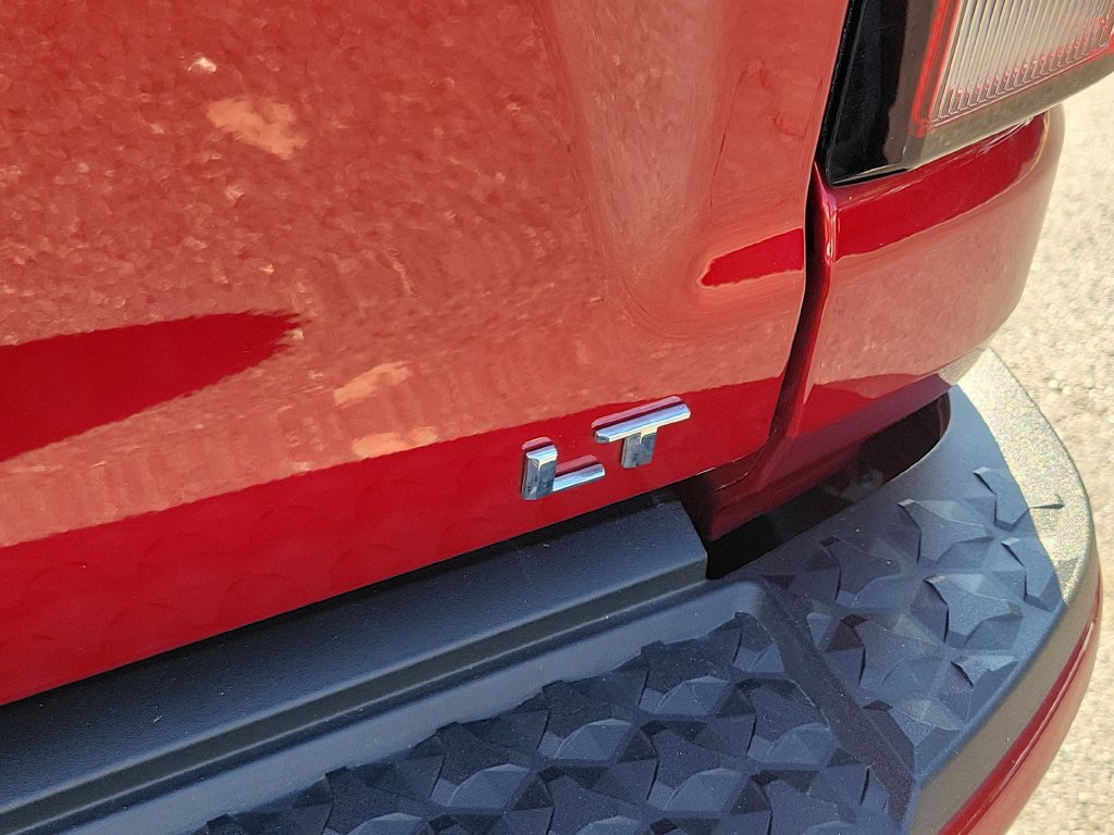 Used 2024 Chevrolet Colorado LT AWD/4WD image 12