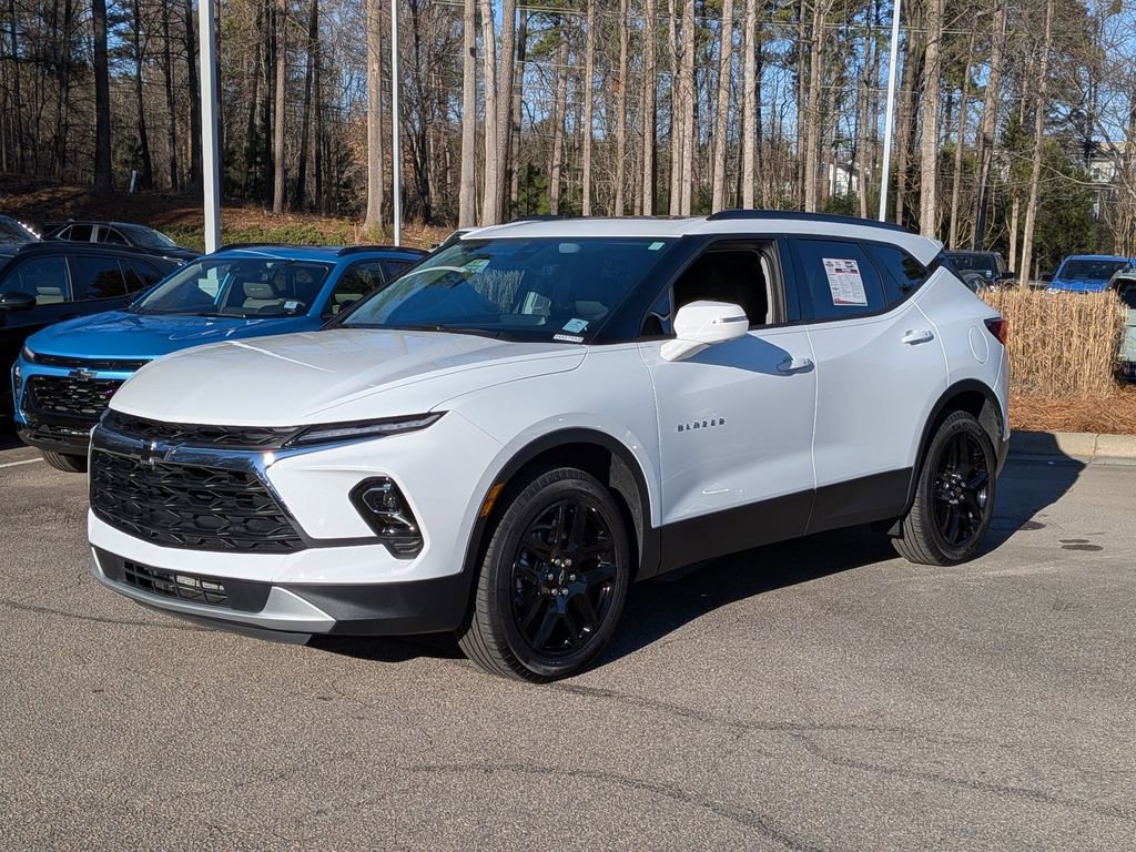 Used 2025 Chevrolet Blazer LT w/ Sound & Technology Package image 1