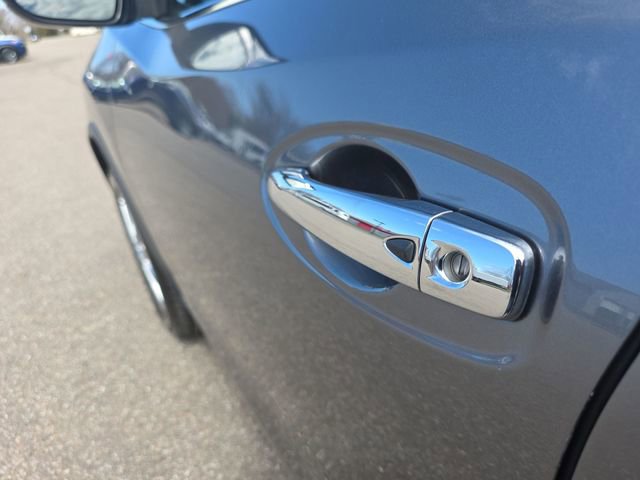 Used 2018 Nissan Rogue SV image 30