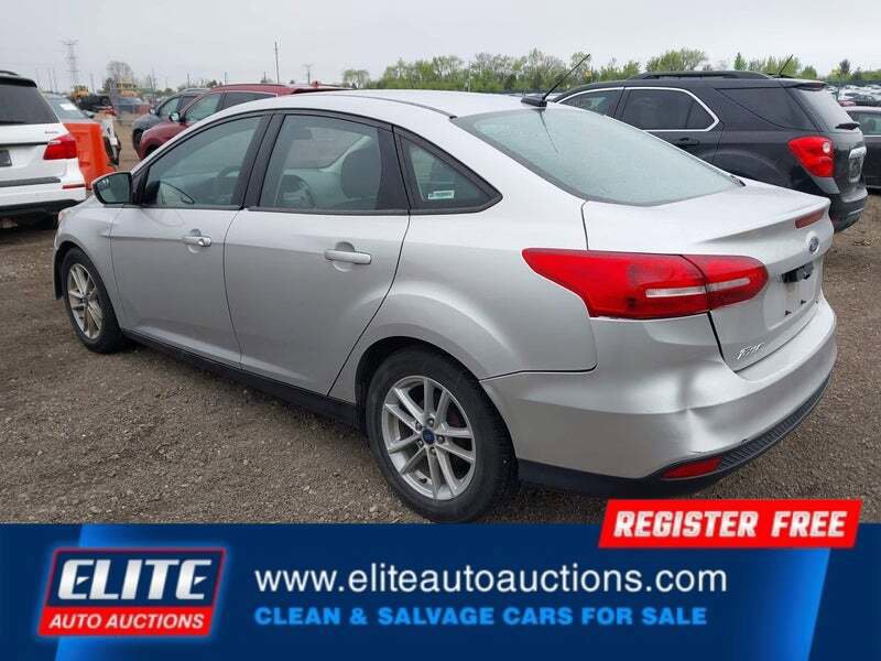 Used 2017 Ford Focus SE FWD image 5