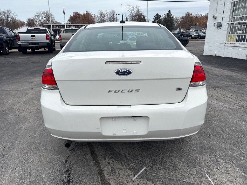 Used 2011 Ford Focus SE image 7