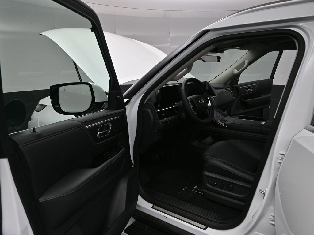 Certified 2025 INFINITI QX80 Pure image 9