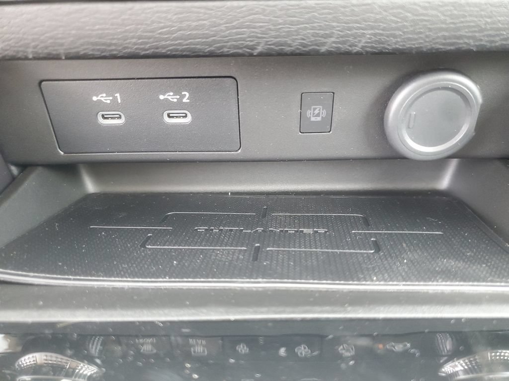New 2026 Mitsubishi Outlander AWD image 34