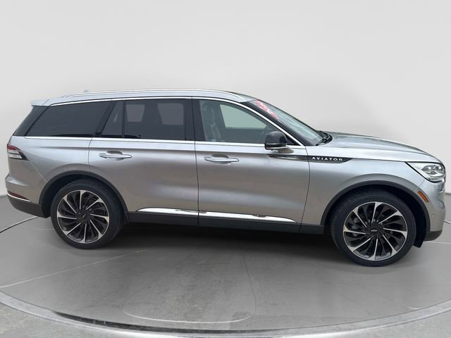 Used 2020 Lincoln Aviator Reserve w/ Equipment Group 202A image 2