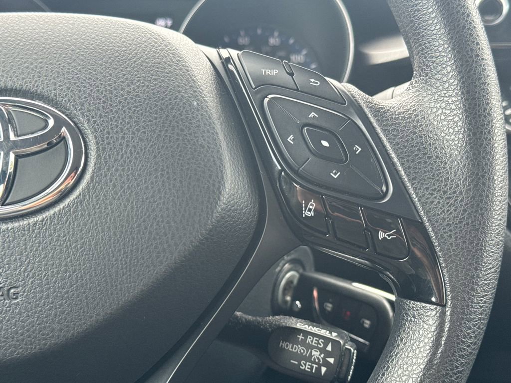 Used 2021 Toyota C-HR LE image 19