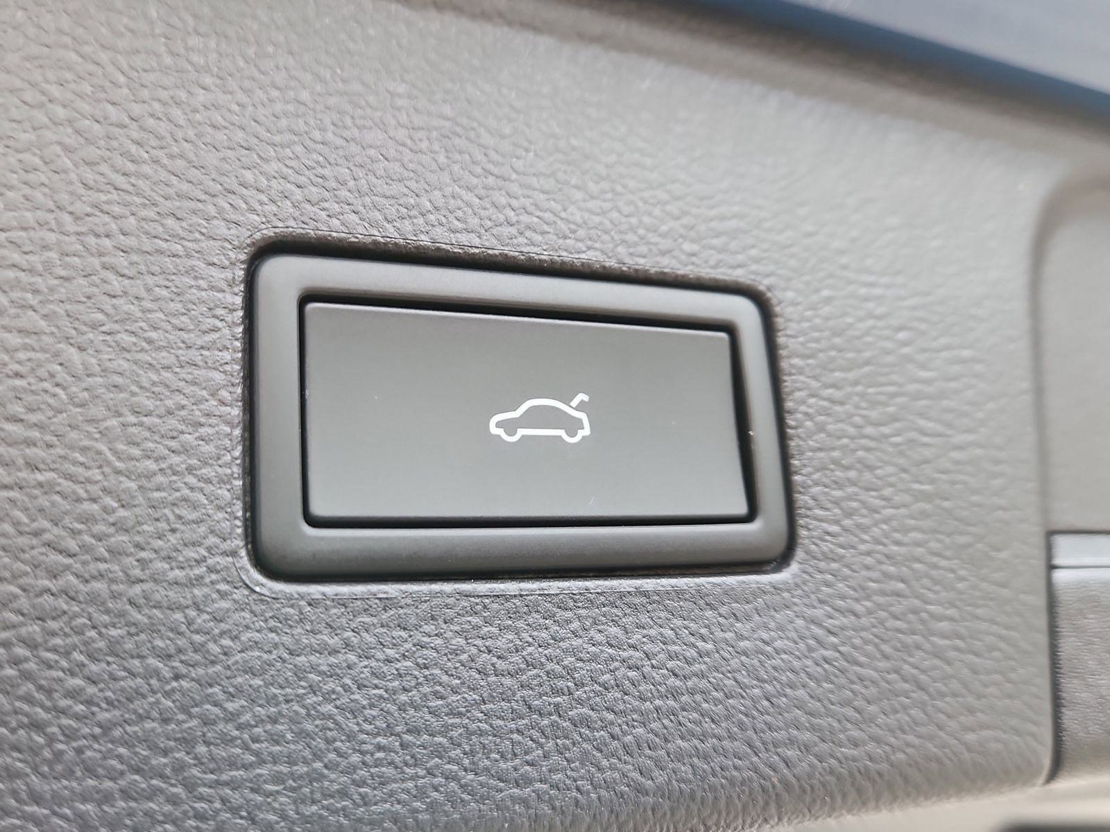 New 2026 Volkswagen Atlas SEL Premium R-Line image 15