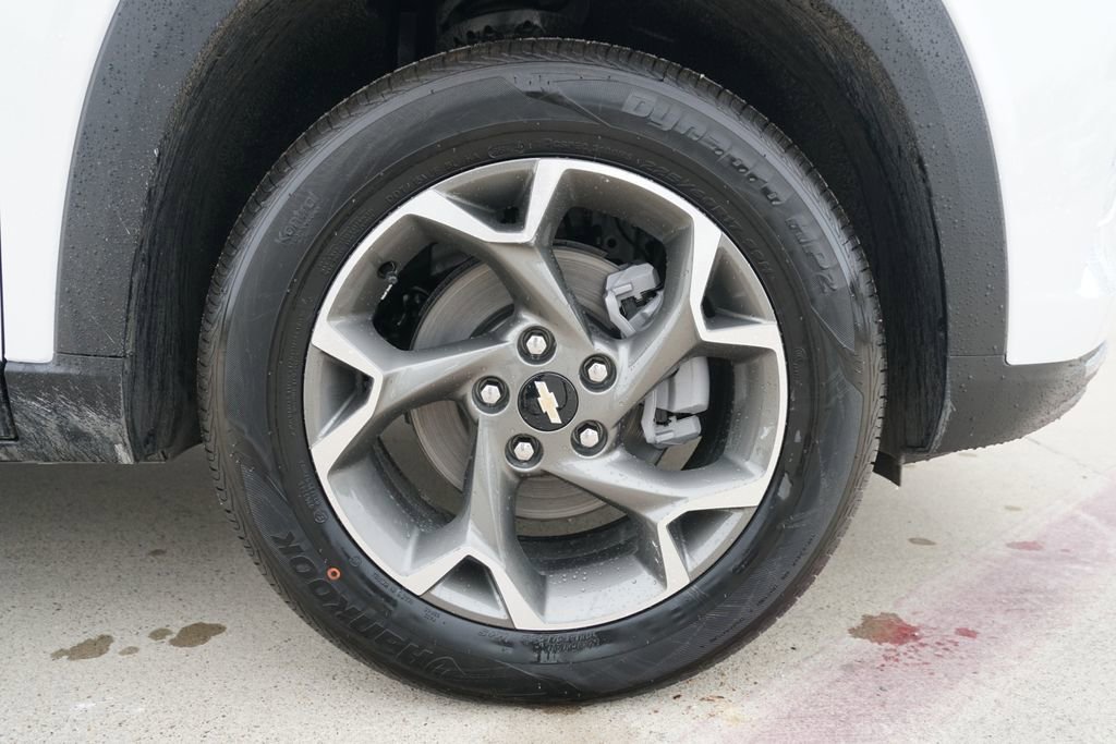 New 2026 Chevrolet Trax LT w/ Sunroof Package image 5