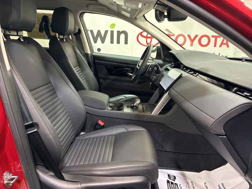 Used 2025 Land Rover Discovery Sport S image 12