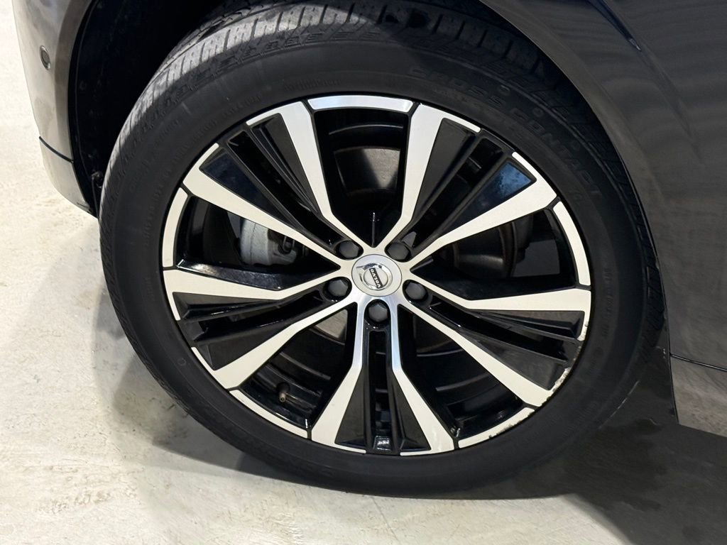 Used 2024 Volvo XC60 B5 Plus image 10