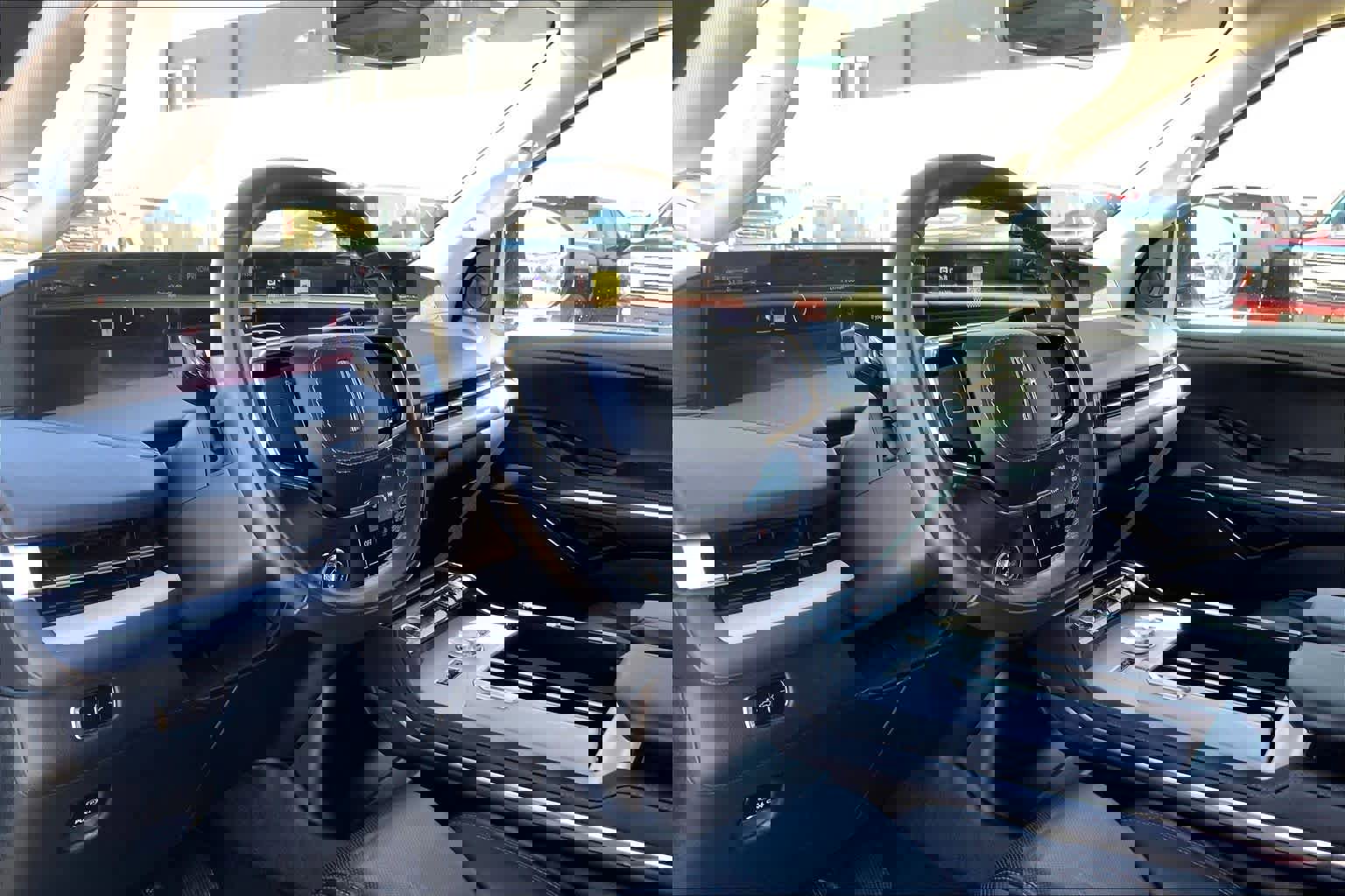 Used 2025 Lincoln Navigator Reserve AWD/4WD image 17