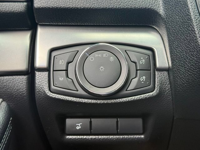 Certified 2018 Ford Explorer XLT w/ Equipment Group 202A AWD/4WD image 18