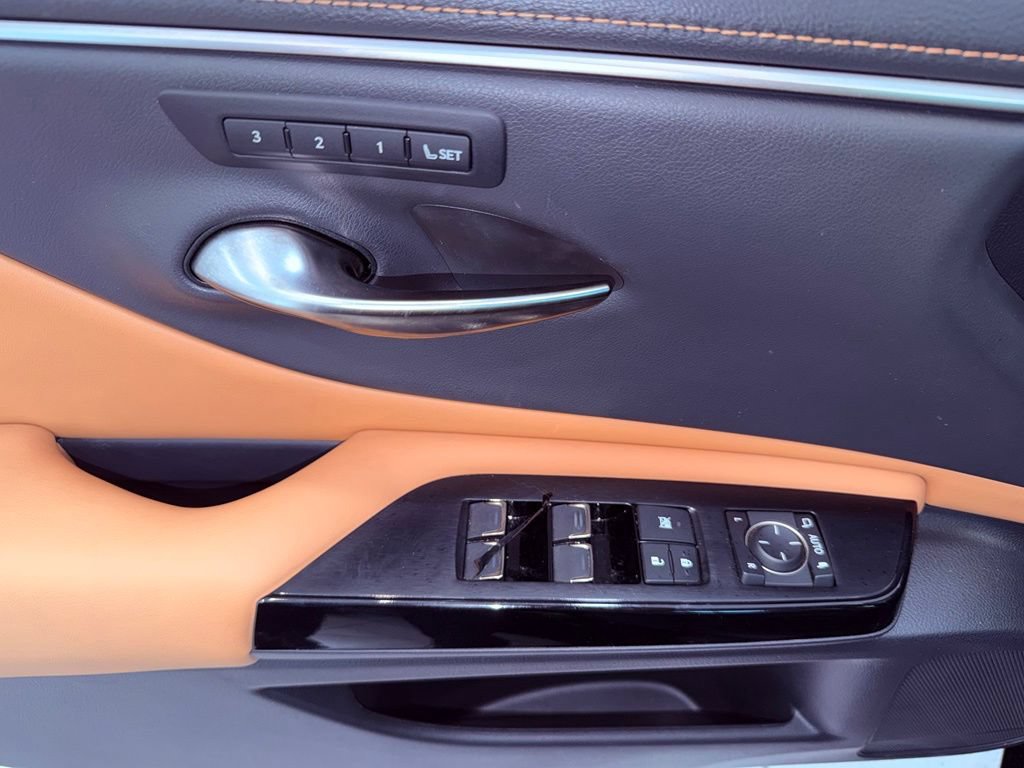 Certified 2024 Lexus ES 350 w/ Premium Package FWD image 18