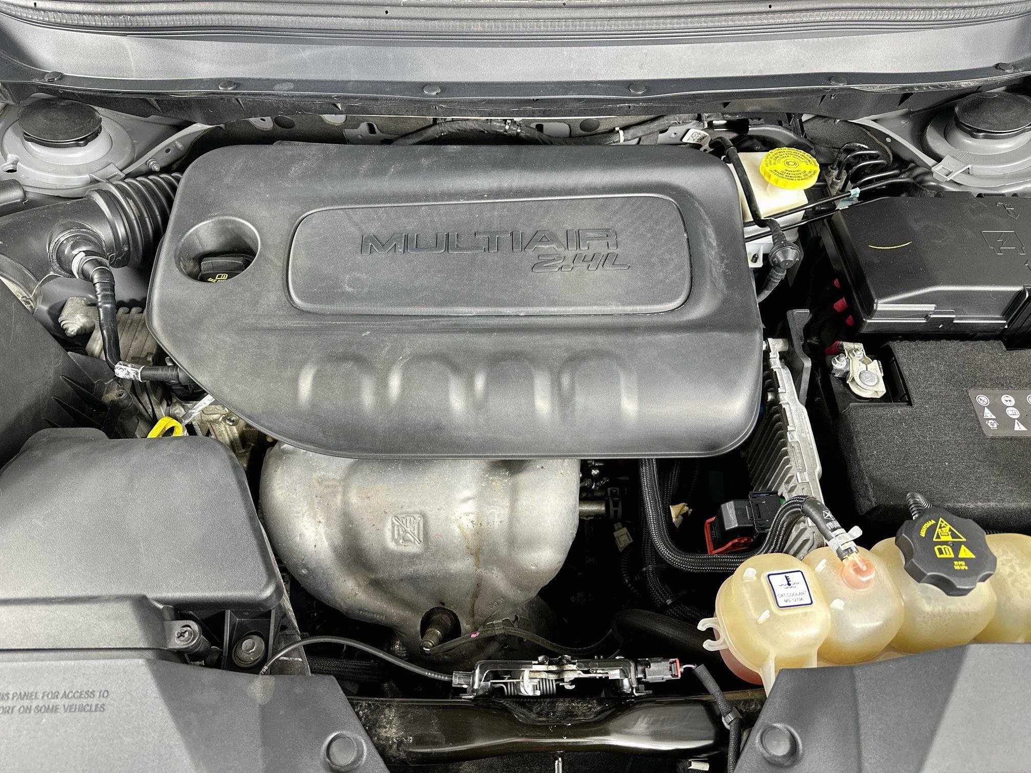 Used 2019 Jeep Cherokee Latitude Plus w/ Comfort/Convenience Group AWD/4WD image 33