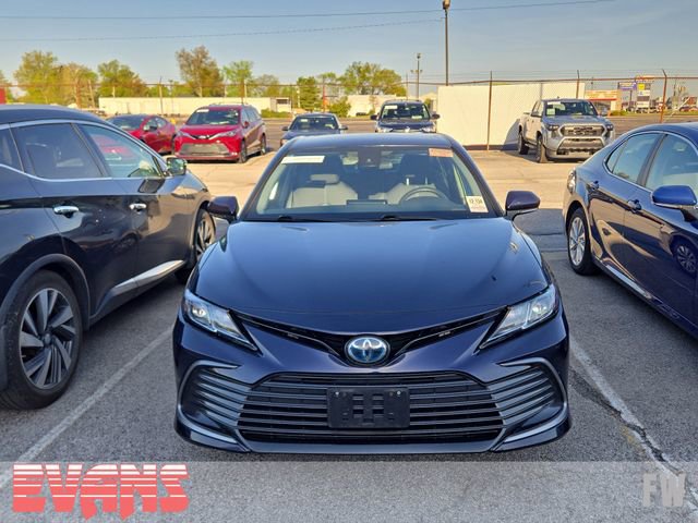 Used 2022 Toyota Camry LE FWD image 2