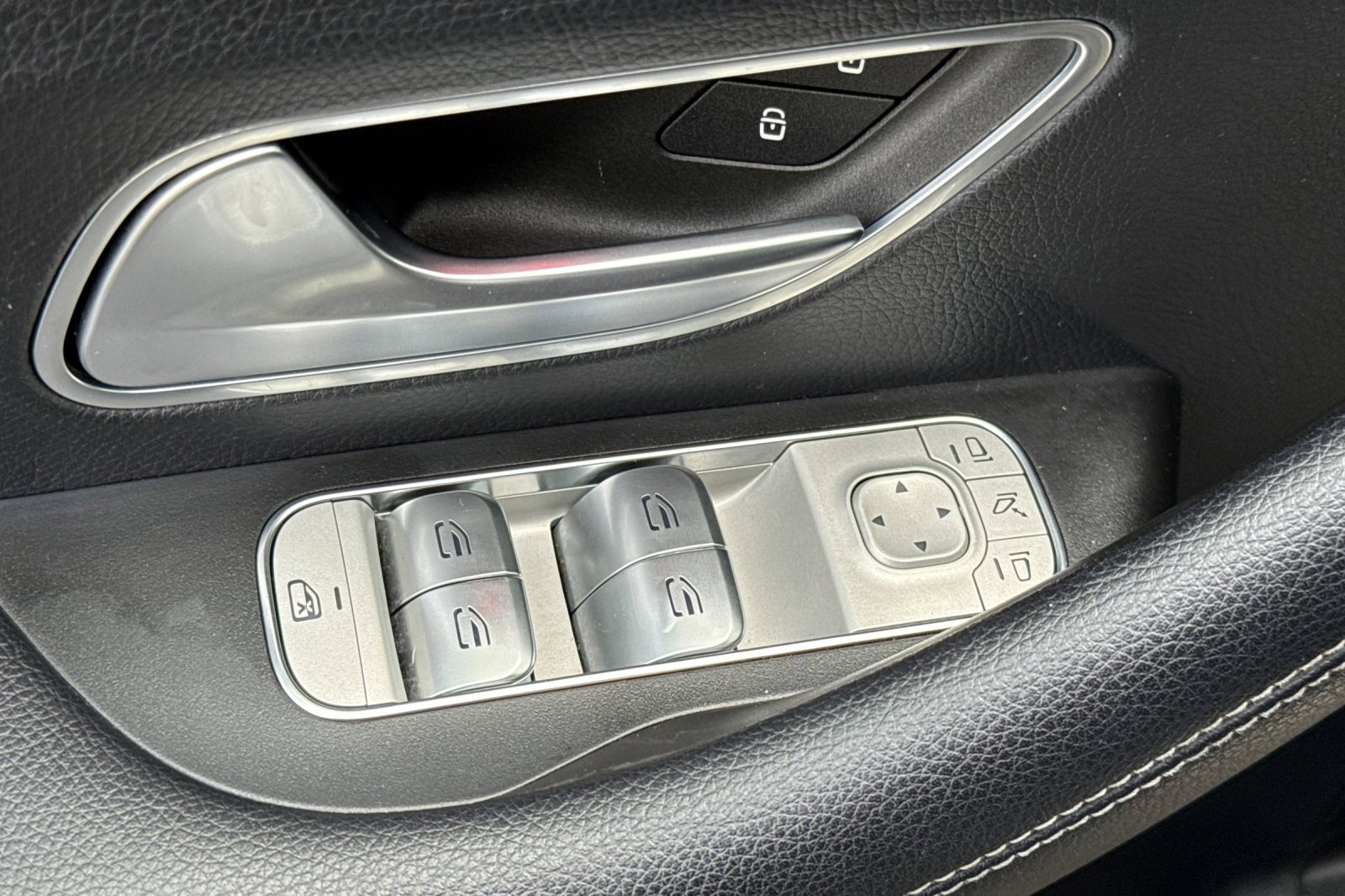 Used 2021 Mercedes-Benz GLE 350 4MATIC image 13