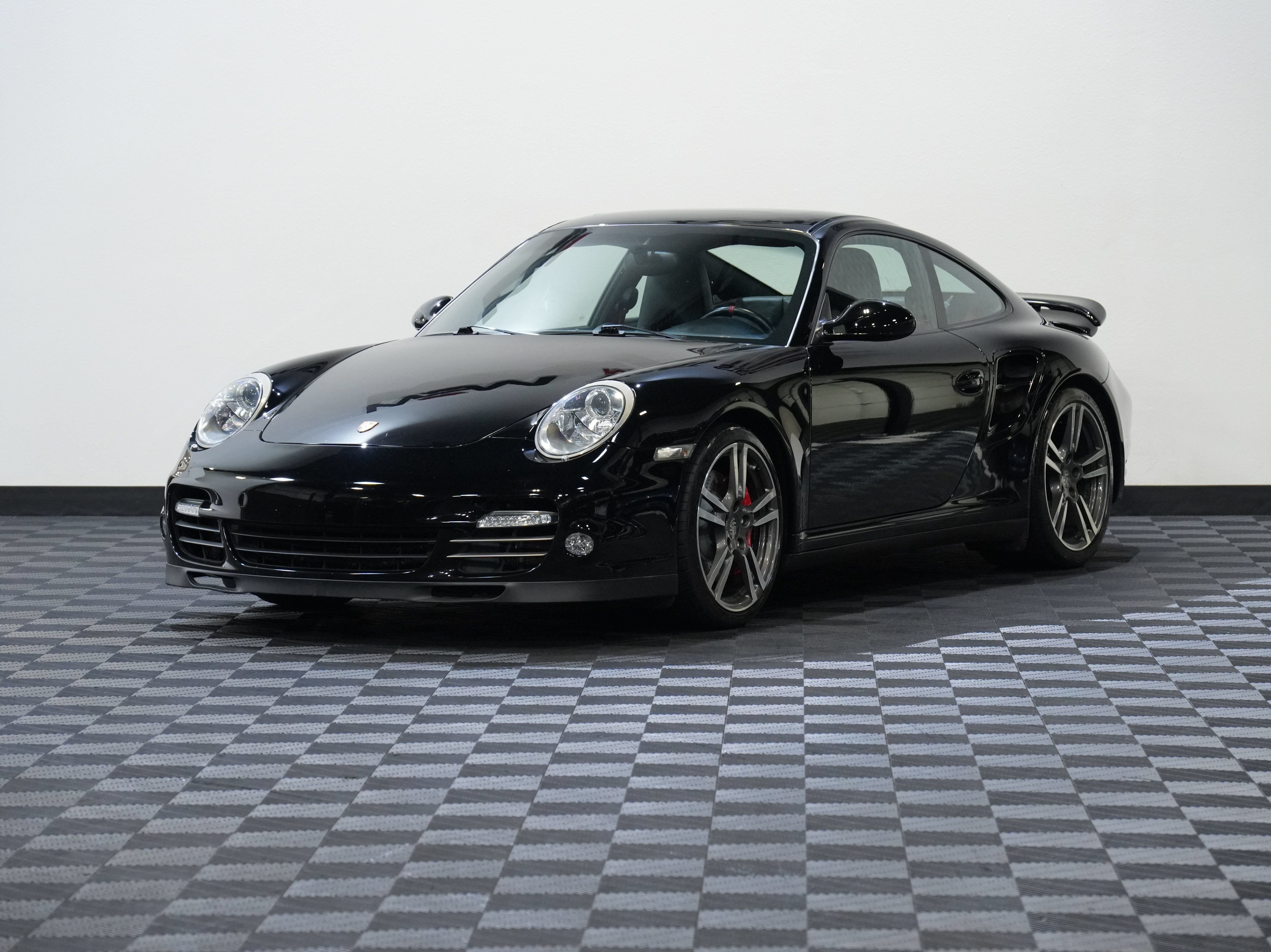 Used 2013 Porsche 911 4 Coupe AWD/4WD image 3